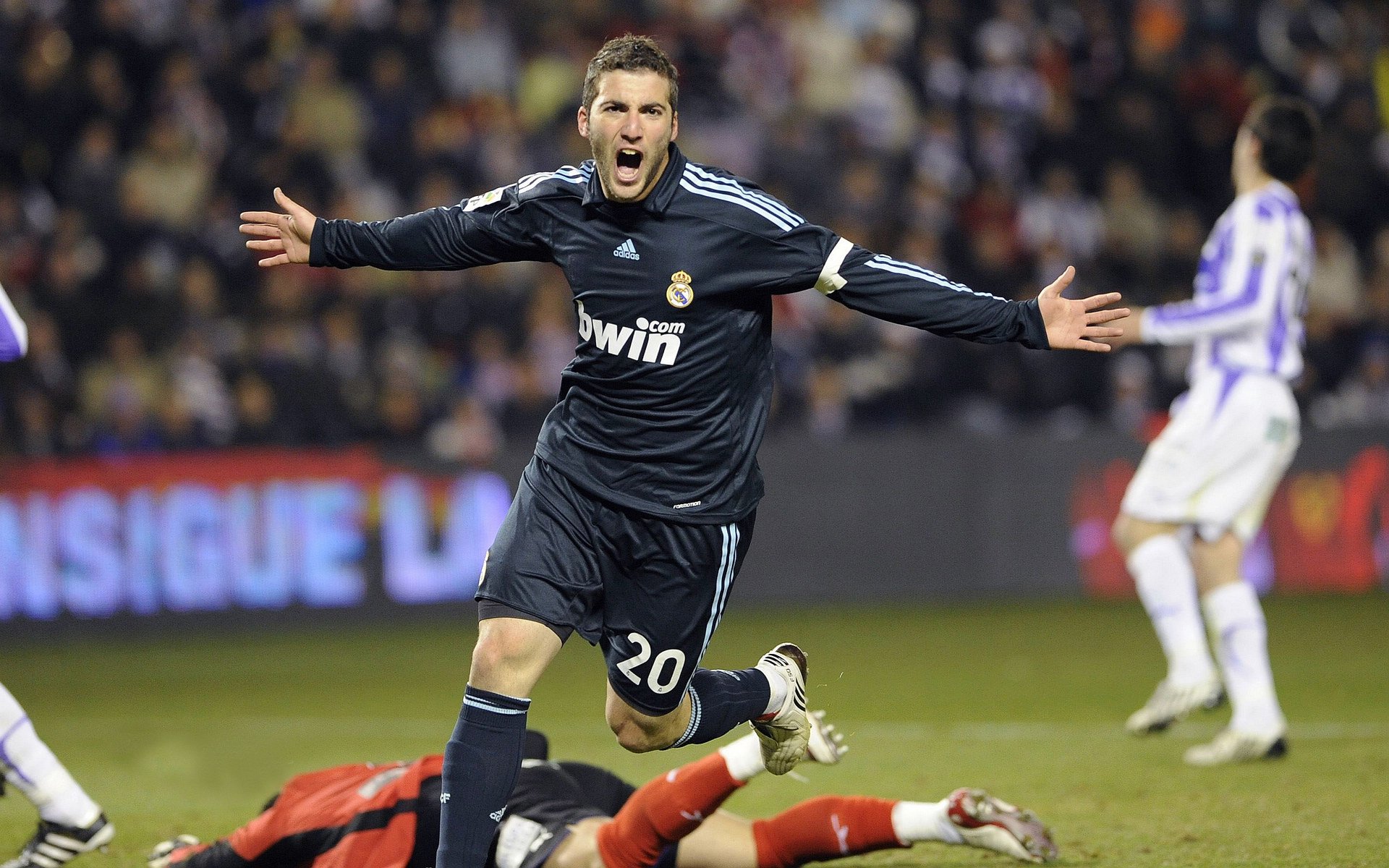 德布劳内重返赛场，出色发挥首场状态出色，MAD观众沸腾！再创辉煌时刻